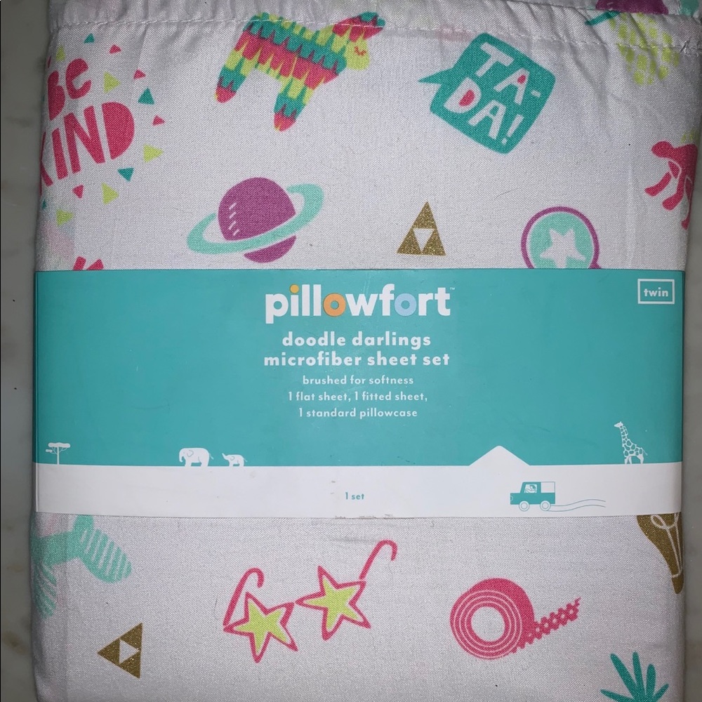 NWT target pillowfort twin sheets